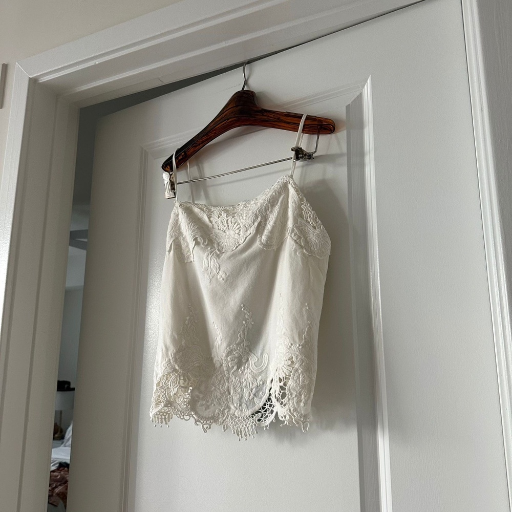 Farm Rio Off-White Sleeveless Lace Top - Picture 2 of 8